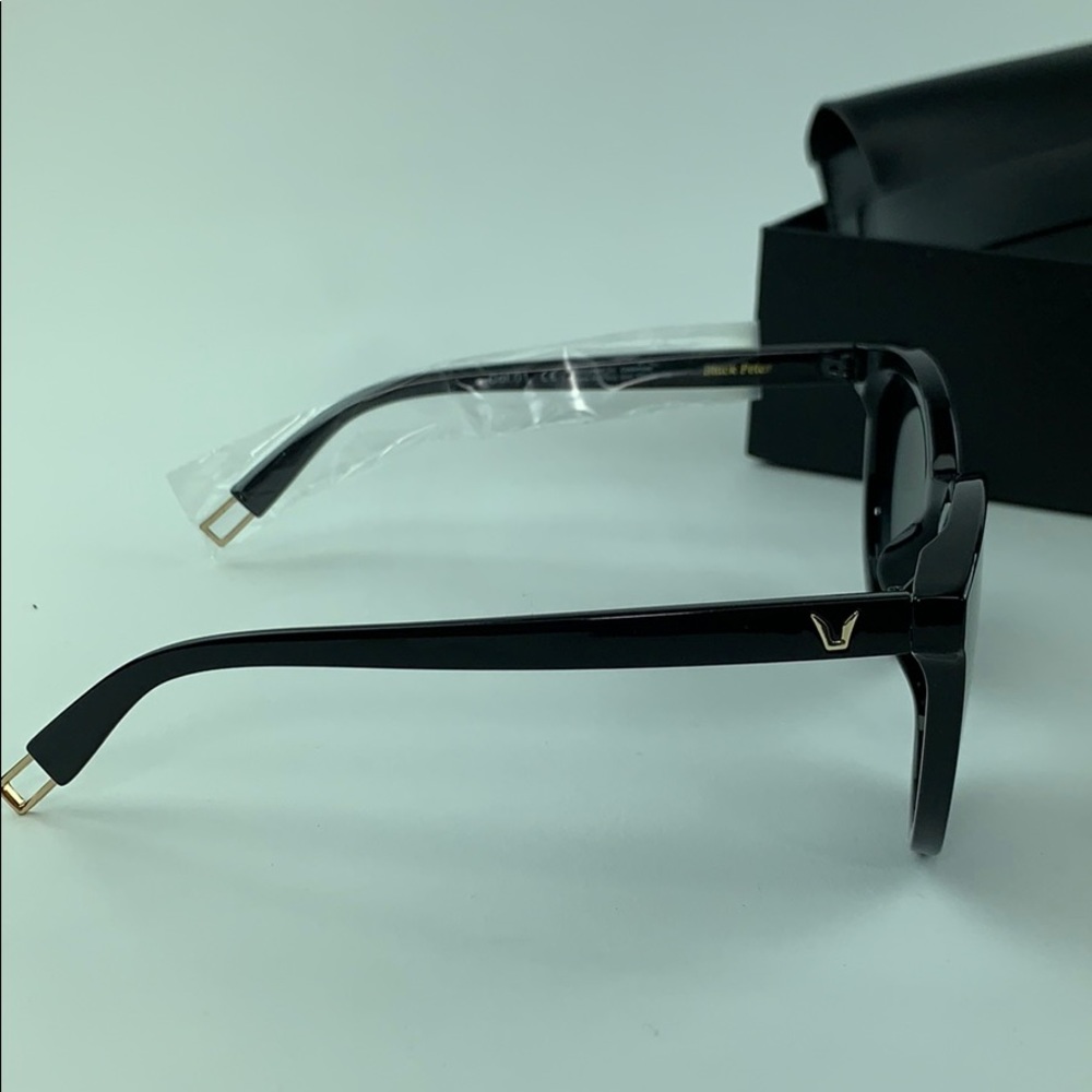 Sunglasses 🕶 - Picture 4 of 4